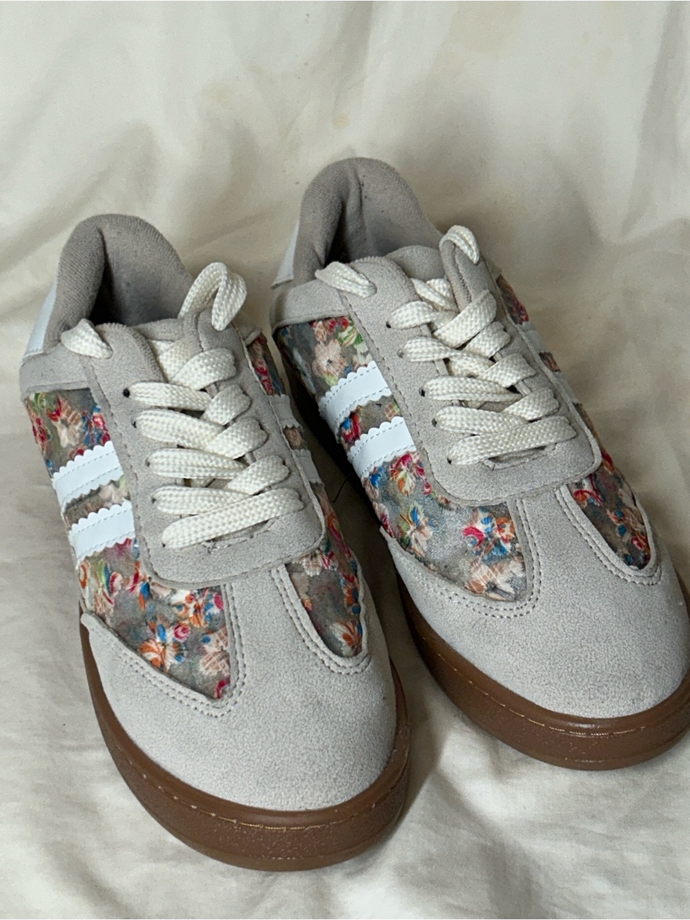 Esme Sneakers Floral Low Top Suede Lace-Up Gum Rubber Women’s 7 - Picture 2 of 7